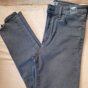 Brand New Abercrombie jeans!!